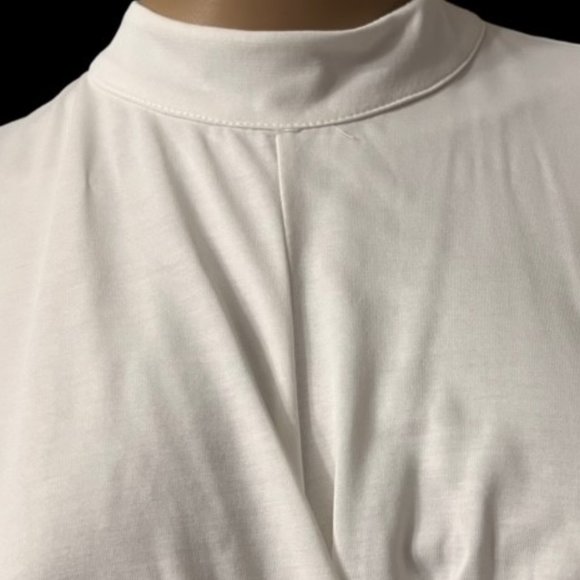 Fun white top - Picture 3 of 7